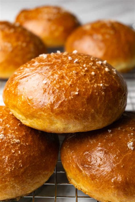 Brioche burger buns - Sugar Pursuit