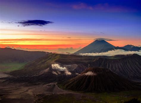 Sunrise @ Mount Bromo | The magnificient and breath-taking s… | Flickr