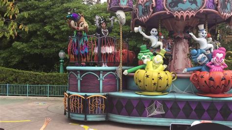 Tokyo Disneyland HALLOWEEN parade Oct 2019 - YouTube