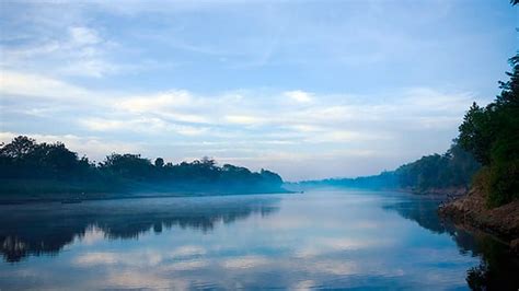 7 Sungai Terpanjang di Indonesia beserta Gambarnya | KepoGaul