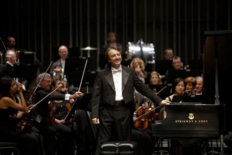 Review: London Philharmonic Orchestra's Jurowski a hypnotic force - Los Angeles Times