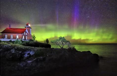 Where & When to See Northern Lights Michigan 2023