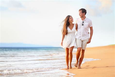 ROMANCE DOES NOT TAKE A VACATION. MAYBE IT SHOULD? | Couple beach ...