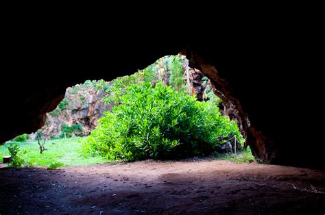 Makauwahi Cave | Images of Old Hawaiʻi