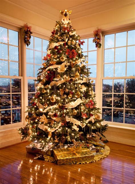 75 Creative Christmas Tree Decorating Ideas That Will Bring Joy