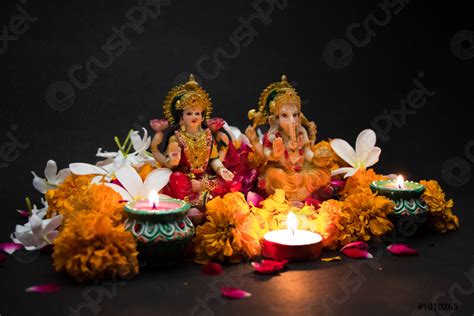 Hindu God Laxmi Ganesh at Diwali Festival - stock photo 1010265 | Crushpixel