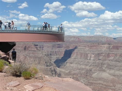 The Sky Walk-Hanging out on the World's highest bridge 4000ft over the Grand Canyon | Places to ...