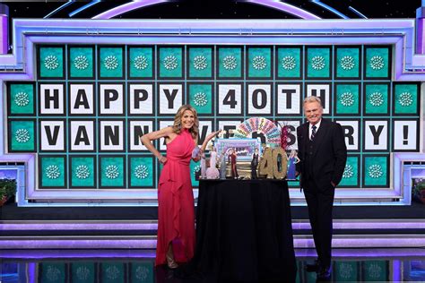 Vanna White celebrates 40 years on 'Wheel of Fortune' - ABC News