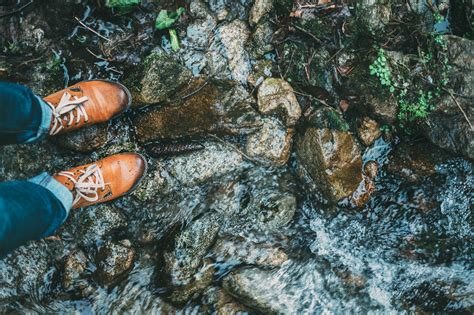 How to Waterproof Hiking Boots and Maintain Them