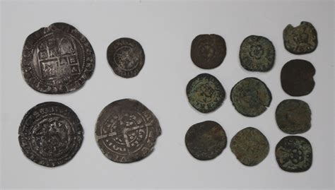 A large collection of mainly medieval silver hammered coins, including an Edward III half-groat, var