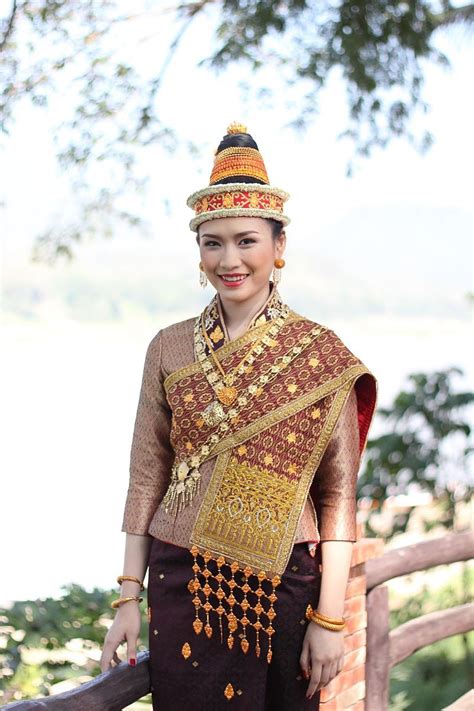 Nangsangkhane - Suea pat - Wikipedia Laos Culture, Laos Wedding, Korean ...