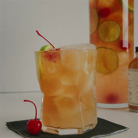 Fish House Punch – Iconic Cocktail