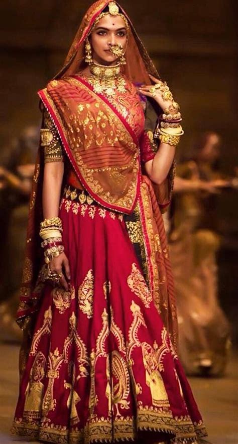 Deepika Padukone's Outfit In 'Padmavati' Song 'Ghoomar', 55% OFF