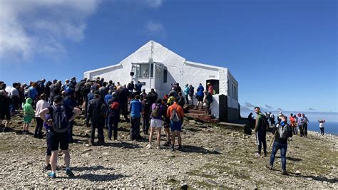 WATCH: Thousands climb Croagh Patrick in annual Pilgrimage - Gript