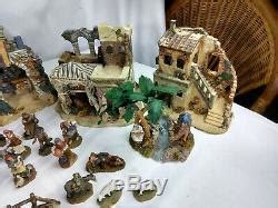 Grandeur Noel 44-Piece Bethlehem Village Set Nativity