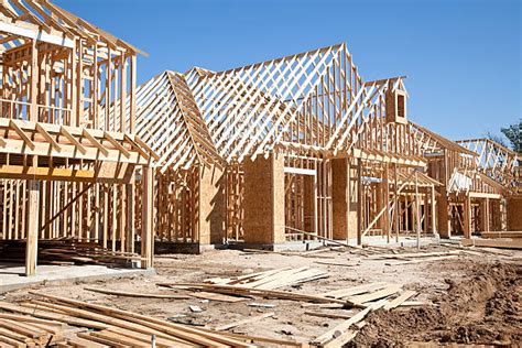 1,395,100+ House Construction Stock Photos, Pictures & Royalty-Free ...