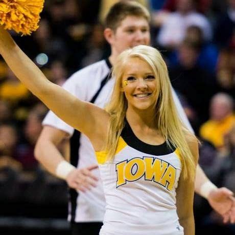 College Cheerleader Heaven | Iowa hawkeyes cheerleaders, Cheerleading ...