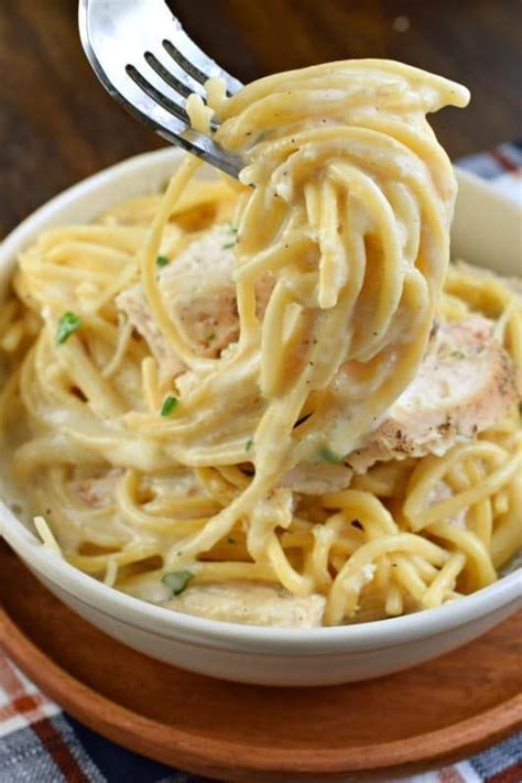 Creamy chicken alfredo noodles made in Instant Pot | Instant pot dinner recipes, Chicken alfredo ...