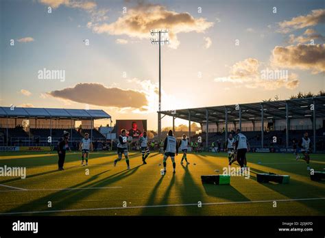 Section Paloise players warm up before the EPCR Challenge Cup match at ...