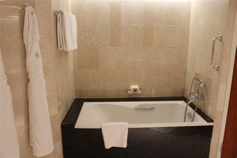 Four Seasons Hotel Sydney | Hotel Review