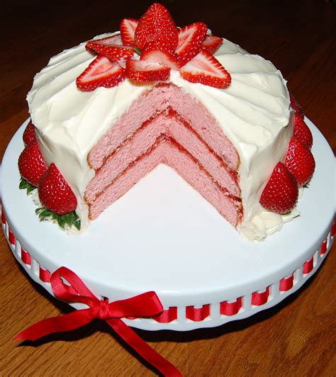 Strawberry Layer Cake | Cooking Mamas