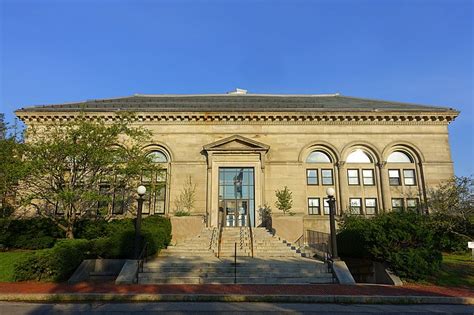 Image: Robbins Library - Arlington, MA - DSC02878