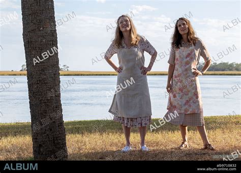 JULIANNE MOORE and NATALIE PORTMAN in MAY DECEMBER, 2023, directed by TODD HAYNES. Copyright ...