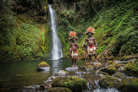 Papua New Guinea Huli tribe from Hela Province ∞ ANYWAYINAWAY