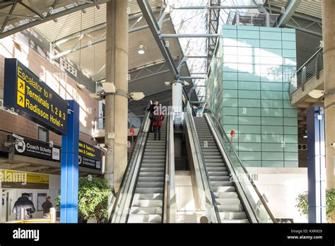 Manchester airport train station hi-res stock photography and images - Alamy