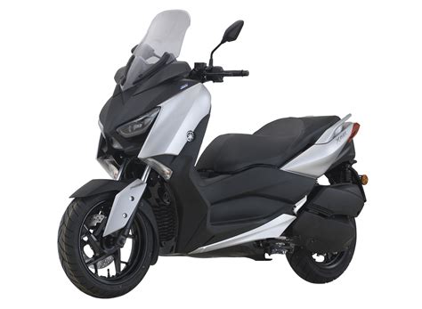 2020 Yamaha X-Max for Malaysia in new colours, pricing remains unchanged at RM21,500 excl. road ...