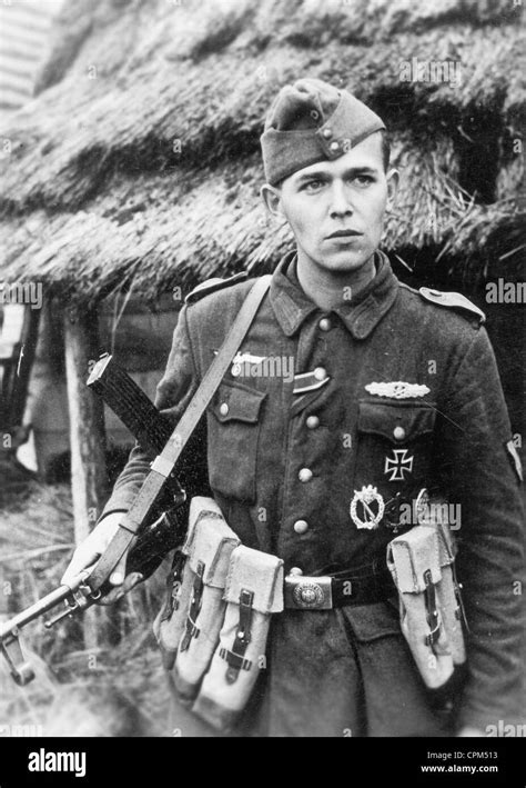 German soldier on the Eastern Front, 1944 Stock Photo - Alamy