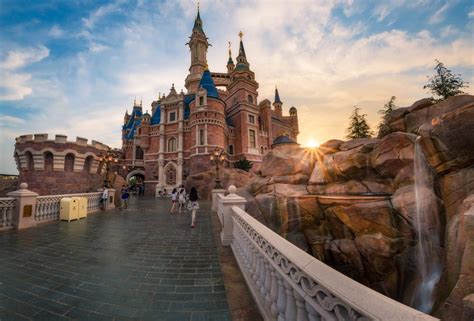 Hong Kong v. Shanghai Disneyland - Disney Tourist Blog