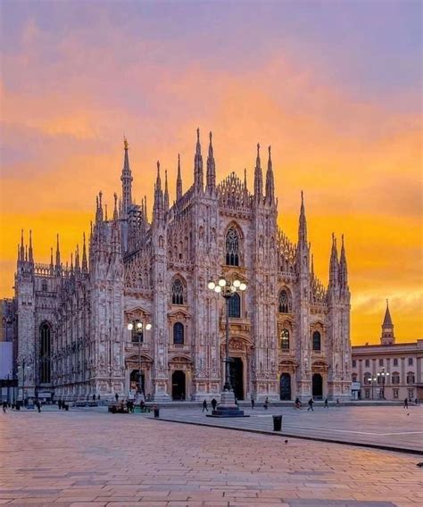 Stunning sunset at the Milan Cathedral, Italy 🇮🇹 | Milan cathedral, Milan duomo, Duomo | Milan ...