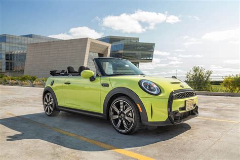 Is the Mini Cooper S Convertible a Good Car? 4 Pros and 4 Cons | Cars.com