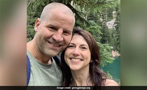 Jeff Bezos's Ex MacKenzie Scott Marries Seattle Science Teacher