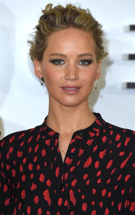 Jennifer Lawrence - Wiki, Height, Age, Husband & Professional Life - World Celebrity