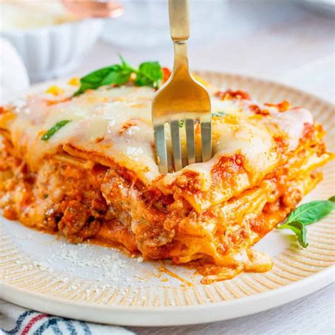 Homemade Baked Lasagna - The Country Cook