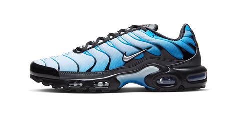 Nike Air Max Plus Arrives in Icy "Blue Gradient" | Hypebeast