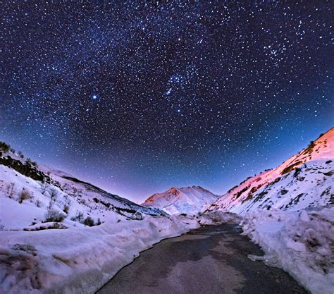 Snow Covered Mountains Captured under Astonishing Stars - IHA News