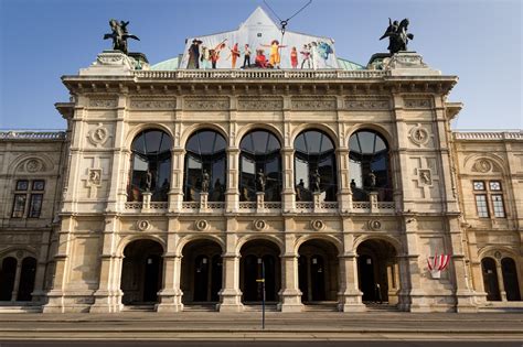 Central Europe: Wiener Staatsoper - Building Form and Plan