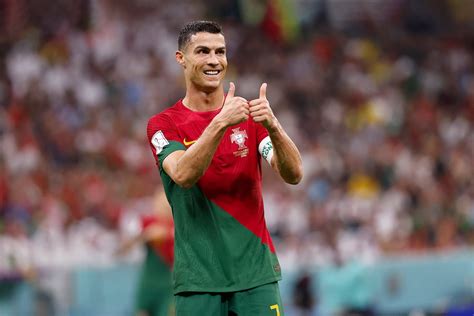 Report: Ronaldo Sent Record $207M Deal with Saudi Arabian Club