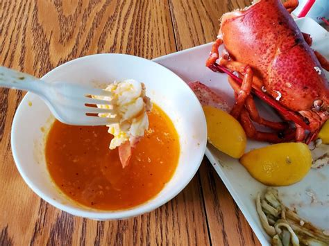 FM Recipes: Boiled Lobster with Spicy Garlic Butter Dipping Sauce ...