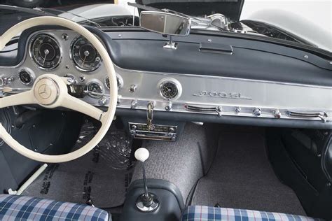 1955 MERCEDES-BENZ 300SL GULLWING - Interior - 180023