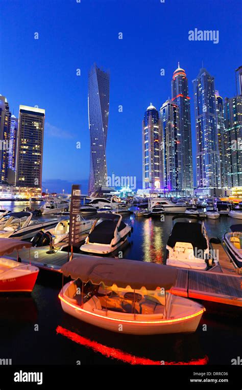 Dubai Marina at night Stock Photo - Alamy