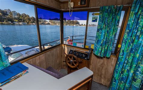 Rivergum Standard Houseboat (8-10 Berth) – Clyde River Houseboats