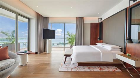 Luxurious Waterfront Rooms in Kochi (Cochin) | Grand Hyatt Kochi Bolgatty