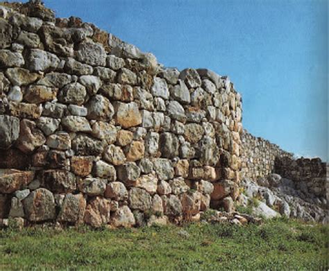 Tiryns: Mycenaean Stronghold and Place of Legend