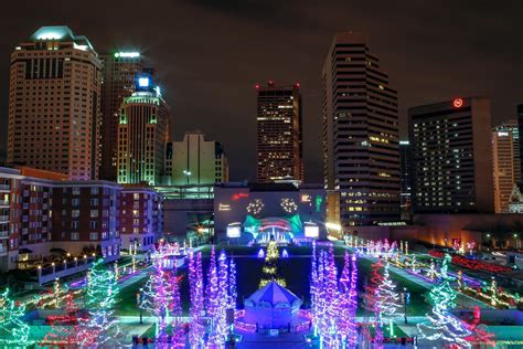 Columbus Commons park all lit up for the holidays!! : Columbus