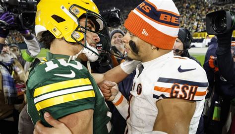 [Sports] - Comparing quarterback histories of Bears, Packers really is ...