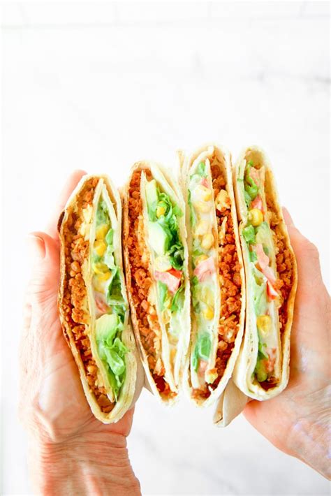 Easy Vegan Crunchwrap Supreme (Taco Bell Copycat) - Wow, It's Veggie?!